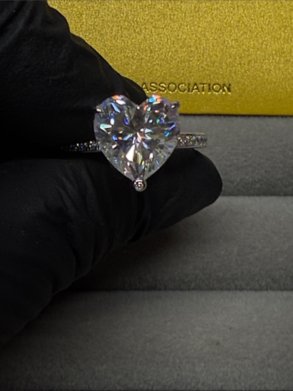 Heart-Shaped Solitaire 100% Moissanite Center Heart/Side Stones AU750 Size 7